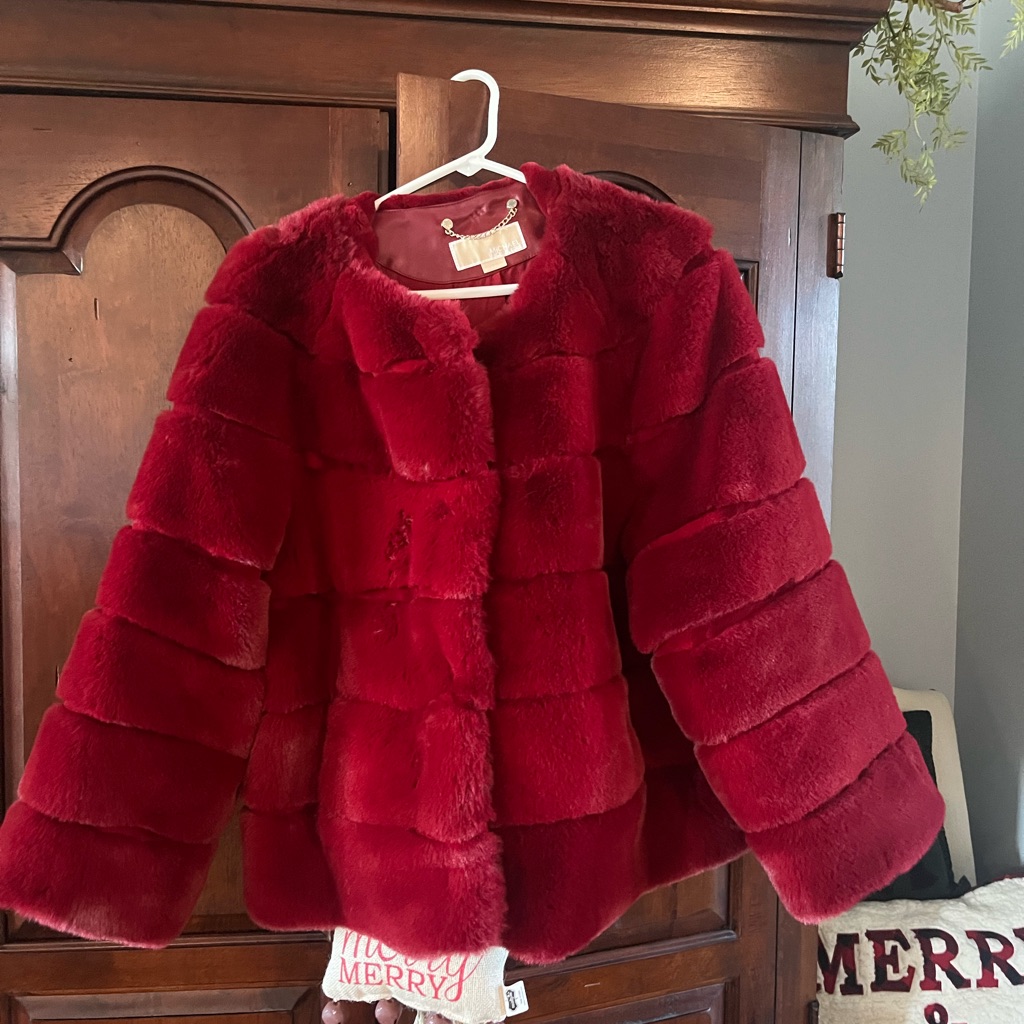 This Adorable Coat Will Get You Alot Of Compliments! Get It For Valentine’s Day!